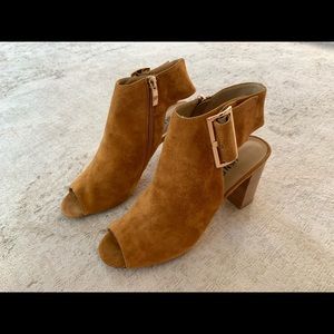 Vaneli Brown suede Open Toe Buckle Booties